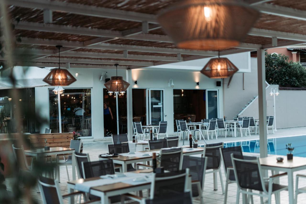 Dominoes Corfu Aparthotel Ipsos Exterior photo