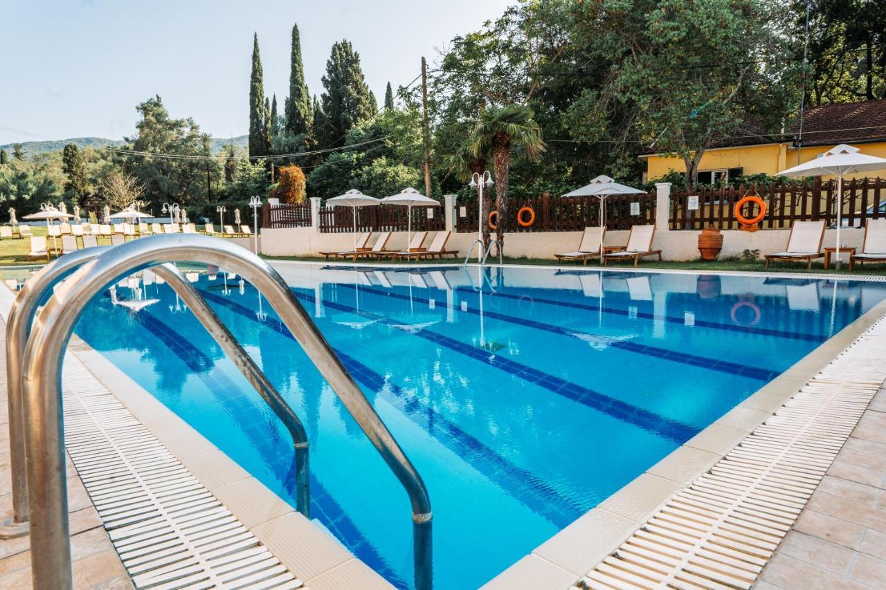 Dominoes Corfu Aparthotel Ipsos Exterior photo