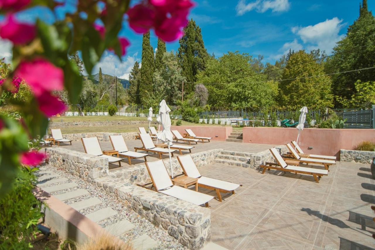 Dominoes Corfu Aparthotel Ipsos Exterior photo