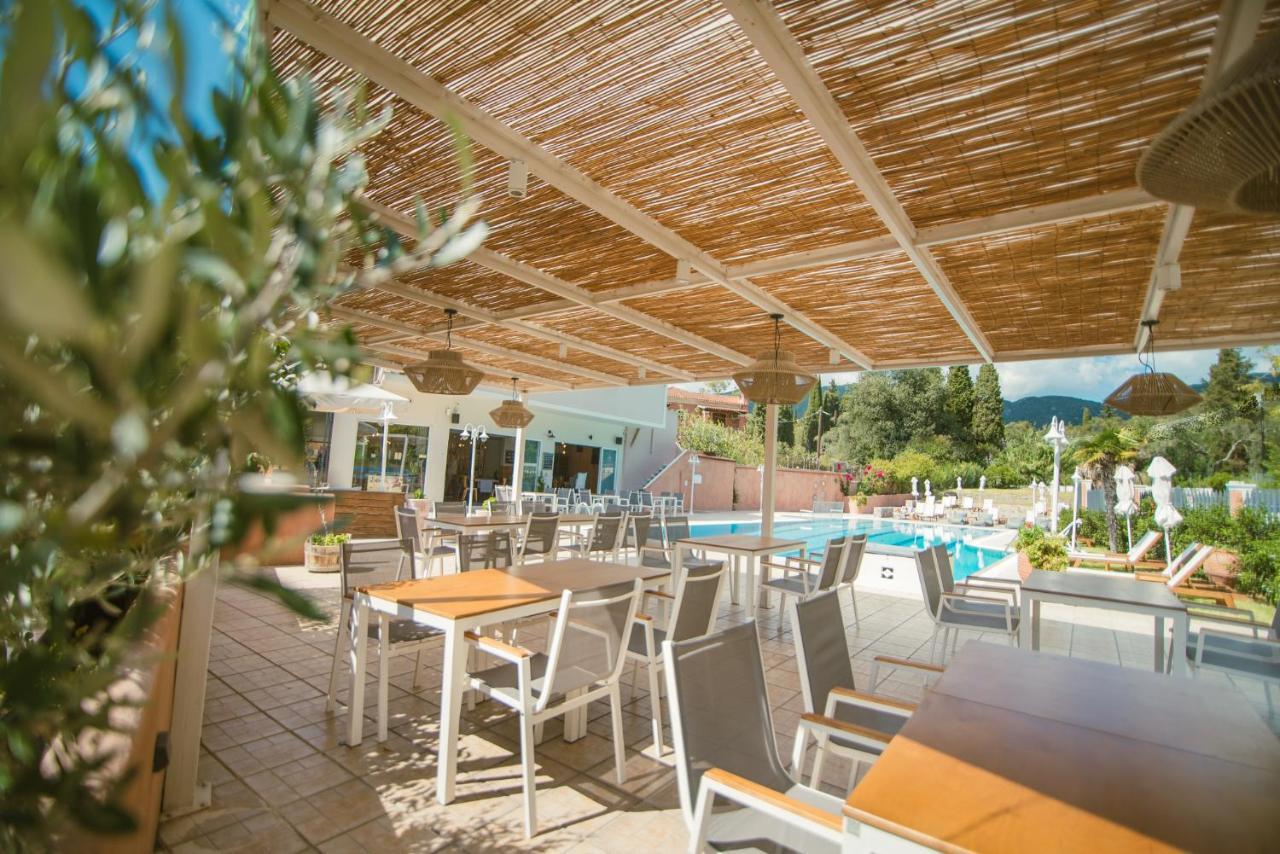 Dominoes Corfu Aparthotel Ipsos Exterior photo