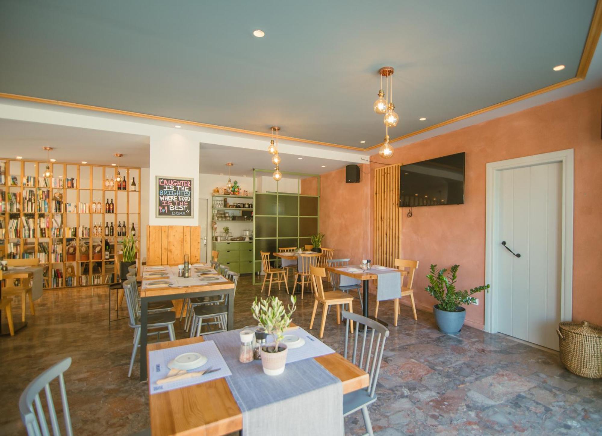 Dominoes Corfu Aparthotel Ipsos Exterior photo