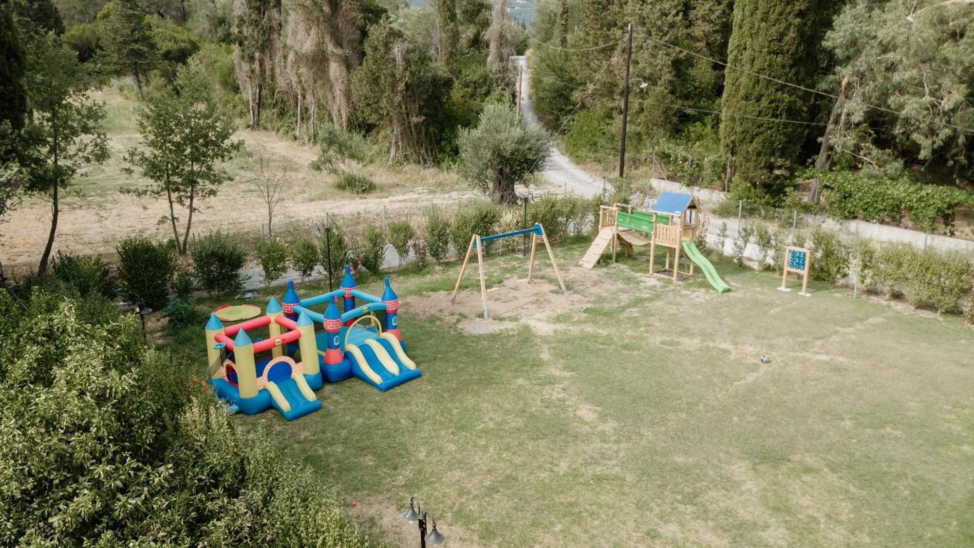 Dominoes Corfu Aparthotel Ipsos Exterior photo