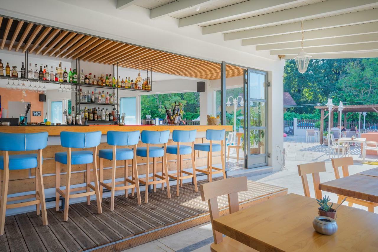 Dominoes Corfu Aparthotel Ipsos Exterior photo